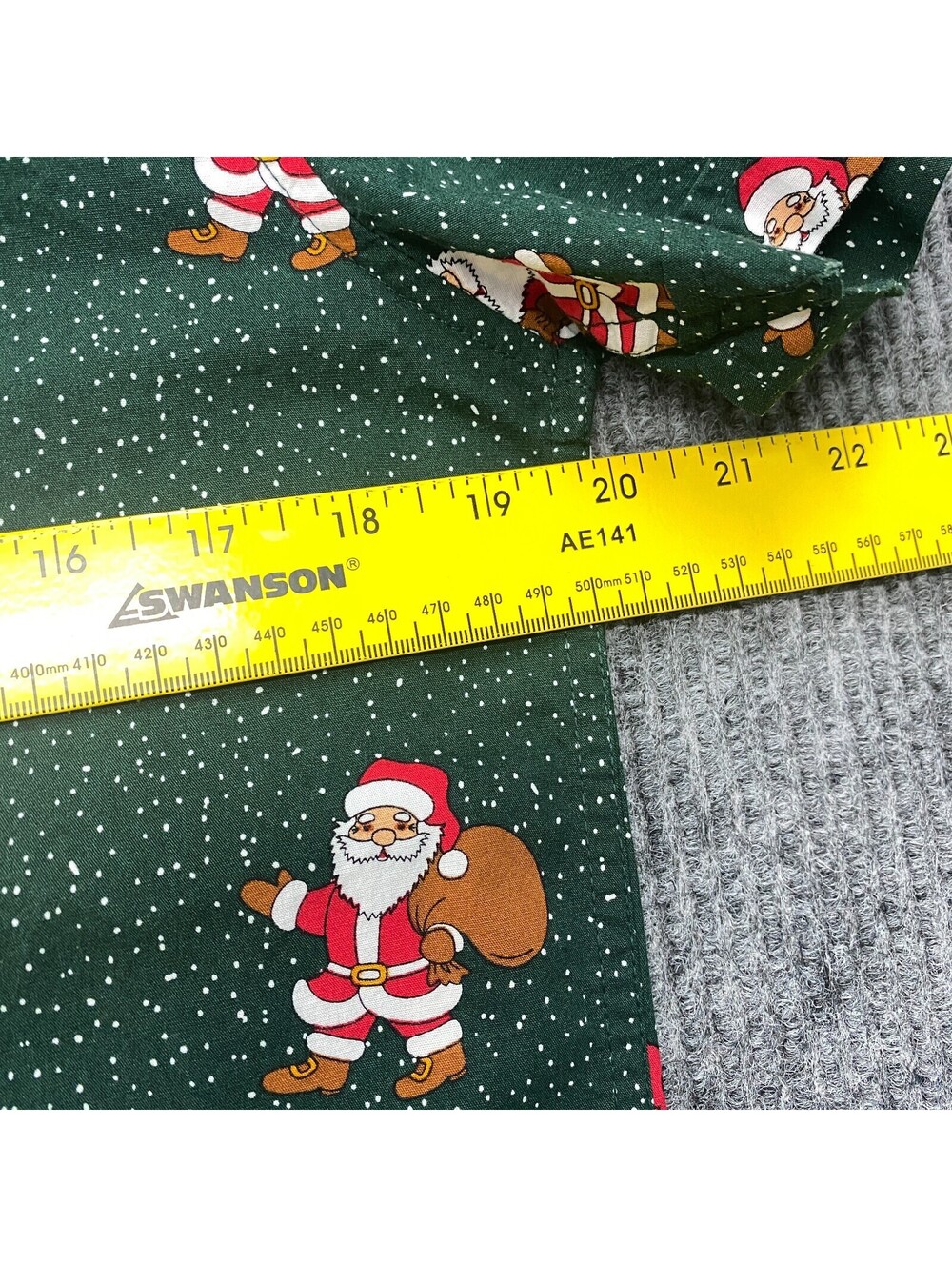 Denim & Flower Shirt Mens S Green Button Up Santa Claus Christmas All Over Print - Picture 6 of 12
